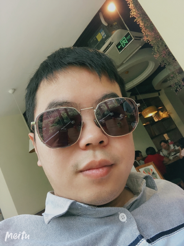 月台等路人的第一张照片--明溪婚介网