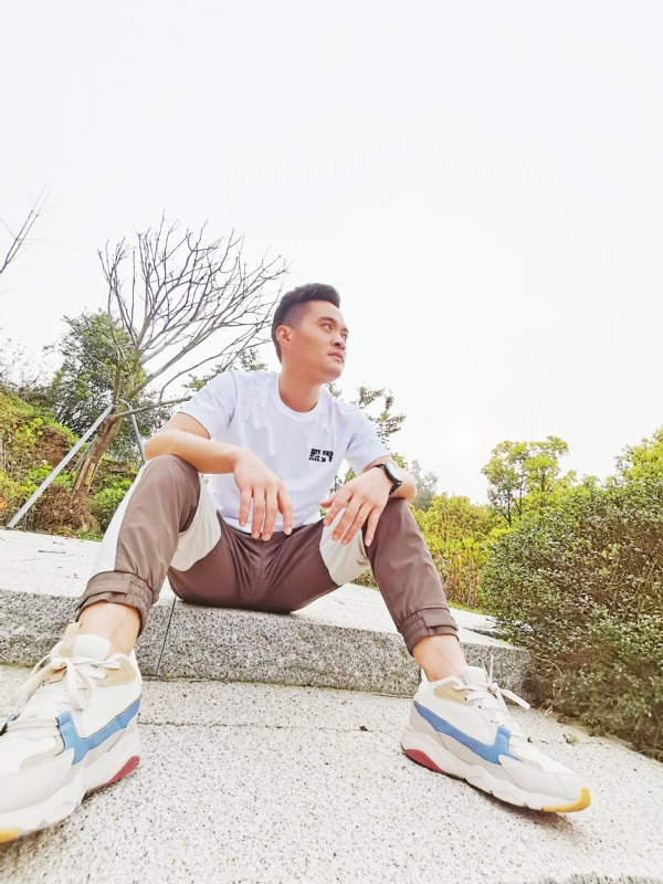 一个人，干净利落的第一张照片--明溪婚介网